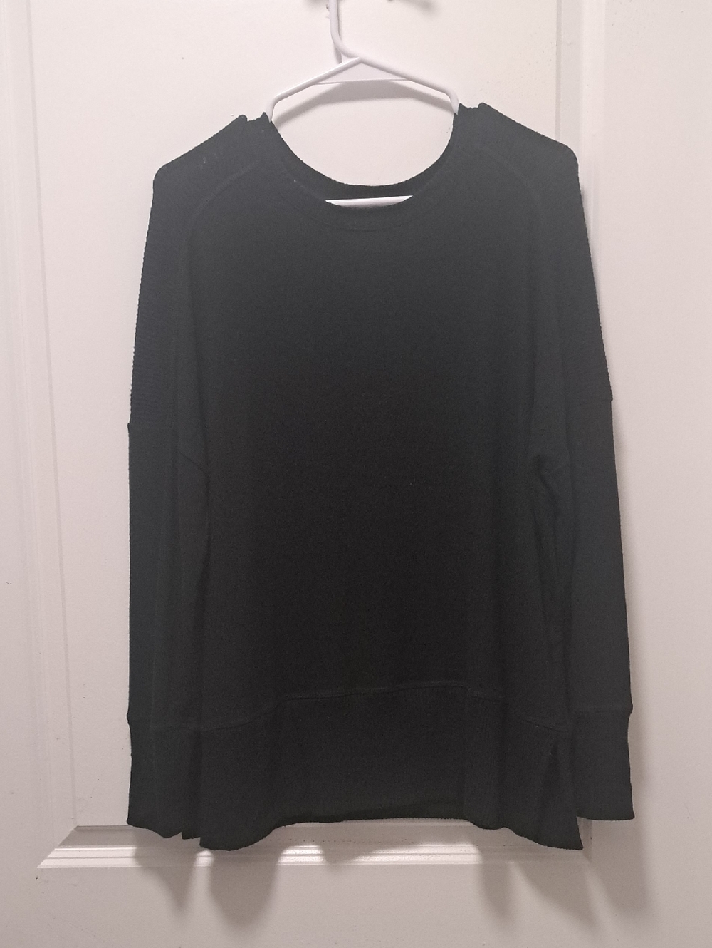 Michael Stars Black Long Sleeve Pullover Sweatshirt With Drop Shoulders